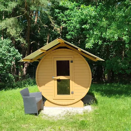 Baumzelt Mitten Im Wald Bis 180kg Kamp alanı