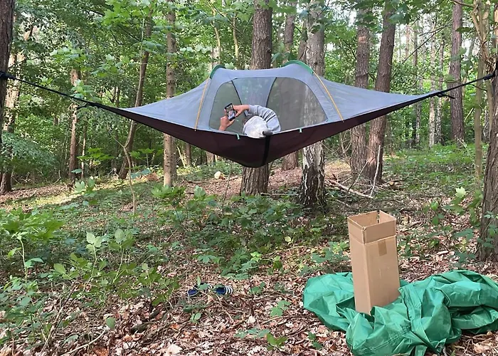 Baumzelt Mitten Im Wald Bis 180kg *